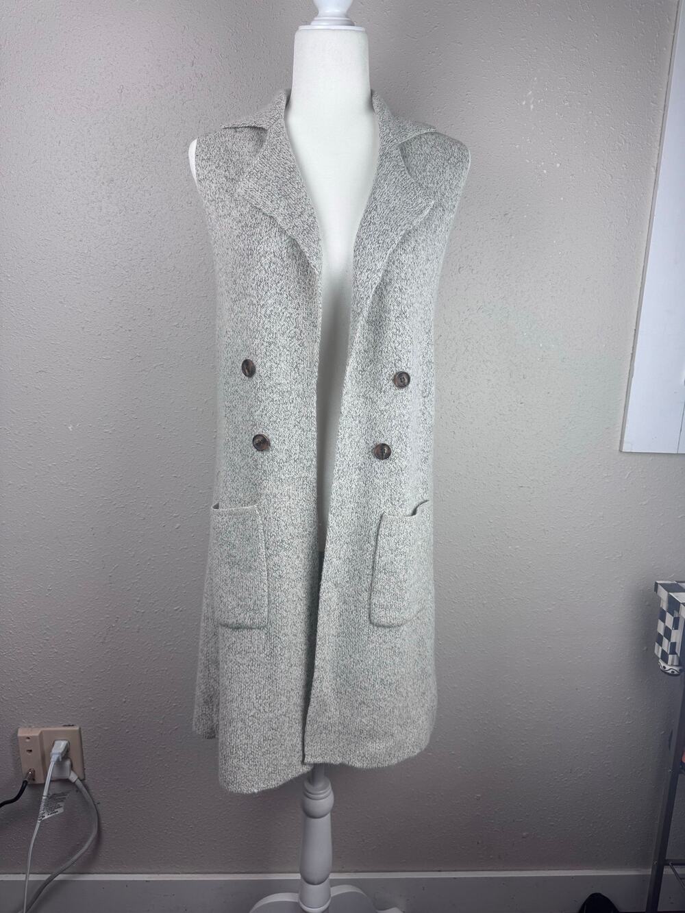 Leela & Lavender Sweater Cardigan size small